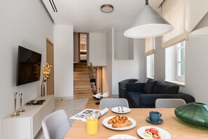 Signature-Suite (Cantons View) | Wohnbereich