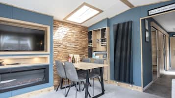 Westwood 6 Berth Accessible | 客房内用餐