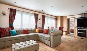 Heartwood 7 Pet Free | Wohnbereich | Flachbildfernseher