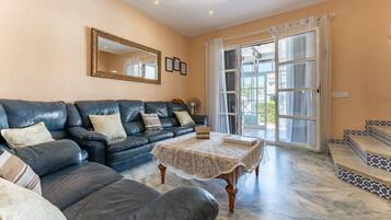 TV, fireplace, DVD player