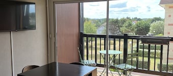 2-room apartment with balcony, elevator, equipped kitchen - Cabourg