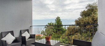 Apartment Costa Avila 2 with Sea View, Balconies & Wi-Fi