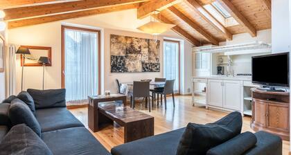 Apartment Casa Lidia Attico 7 with Mountain View, Terrace & Wi-Fi