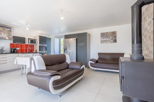 Holiday Home 'Corps de Ferme au Calme' with Garden