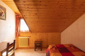 3 chambres, fer et planche à repasser, Wi-Fi gratuit