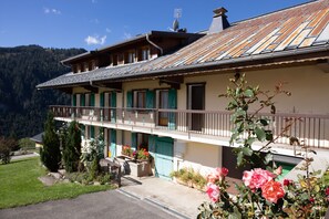 Exterior - Apartment 'La Rose des Vents N 1' with Mountain View, Balcony & Wi-Fi (Châtel)
