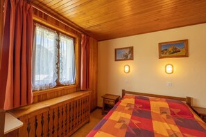 3 bedrooms, iron/ironing board, free WiFi - Apartment 'La Rose des Vents N 1' with Mountain View, Balcony & Wi-Fi (Châtel)