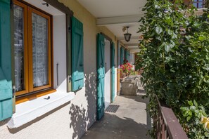 Exterior detail - Apartment 'La Rose des Vents N 1' with Mountain View, Balcony & Wi-Fi (Châtel)