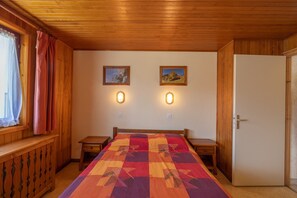 3 slaapkamers, een strijkplank/strijkijzer, gratis wifi