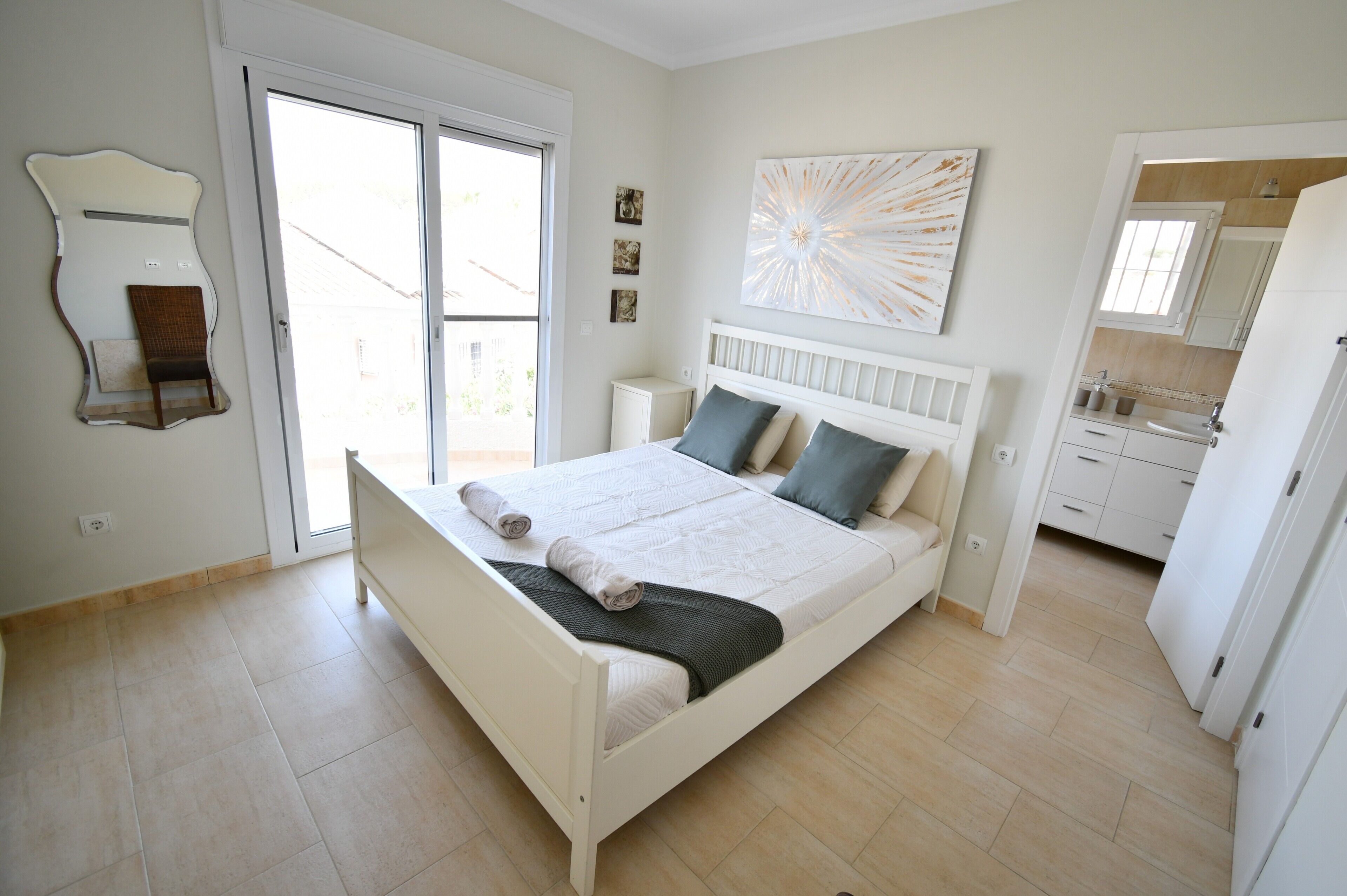 4 bedrooms, iron/ironing board, free WiFi, bed sheets