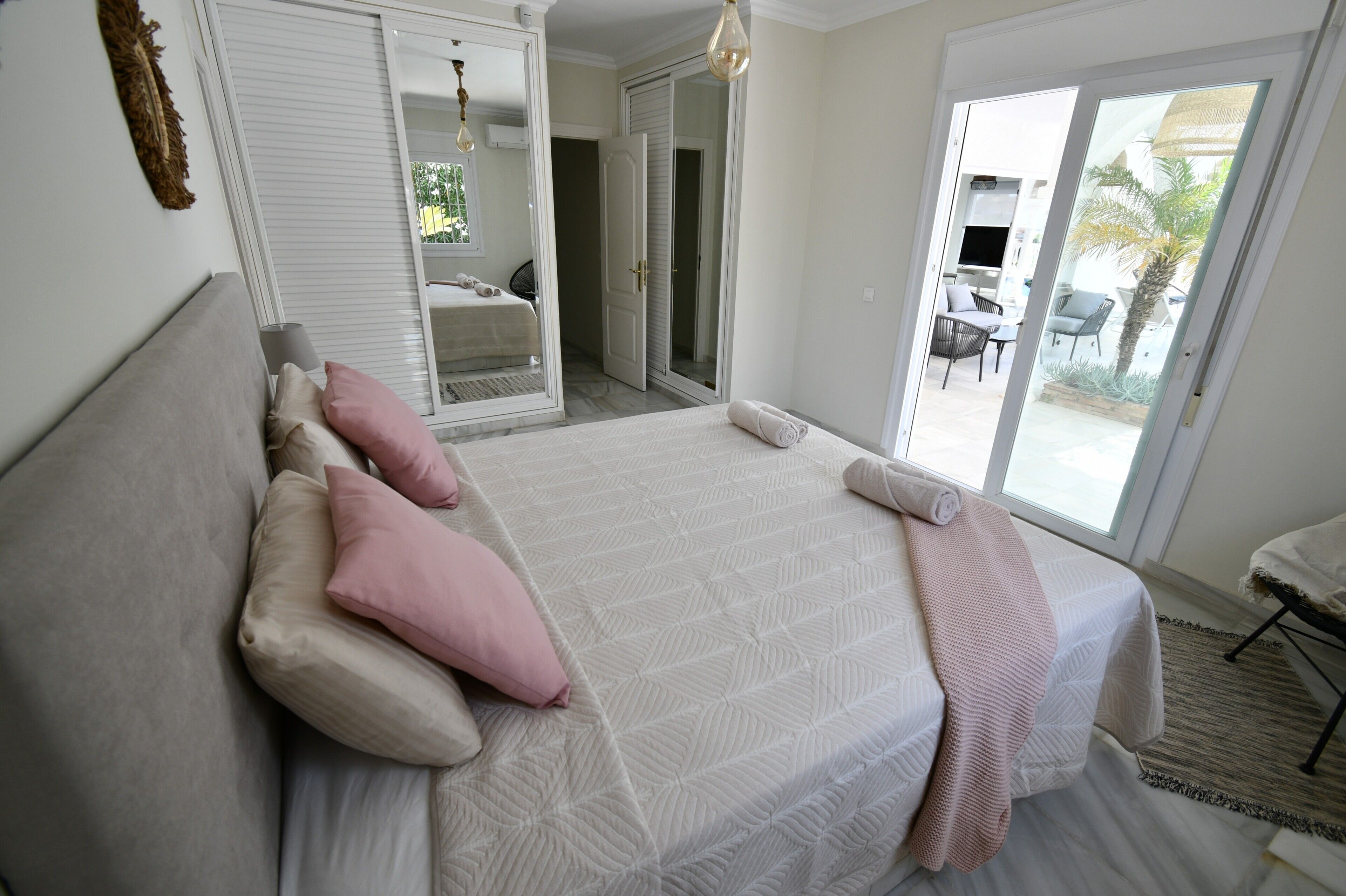 4 quartos, ferros/tábuas de passar roupa, Wi-Fi de cortesia