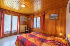 3 makuuhuonetta, silitysrauta/-lauta, ilmainen Wi-Fi