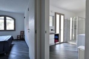 1 soverom, strykejern/-brett og sengetøy