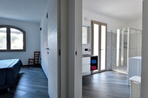 1 chambre, fer et planche à repasser, draps fournis