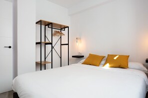 2 bedrooms, free WiFi, bed sheets - Apartment 'Vexèr 2' with Balcony, Wi-Fi and Air Conditioning (Vejer)