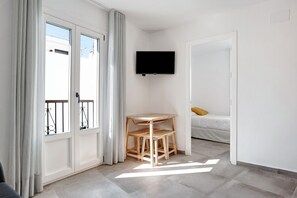 2 bedrooms, free WiFi, bed sheets - Apartment 'Vexèr 2' with Balcony, Wi-Fi and Air Conditioning (Vejer)