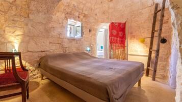 7 bedrooms, iron/ironing board, free WiFi, bed sheets