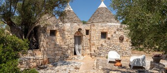 Villa Trulli Colle Specchia with Pool, Garden & Open Terrace