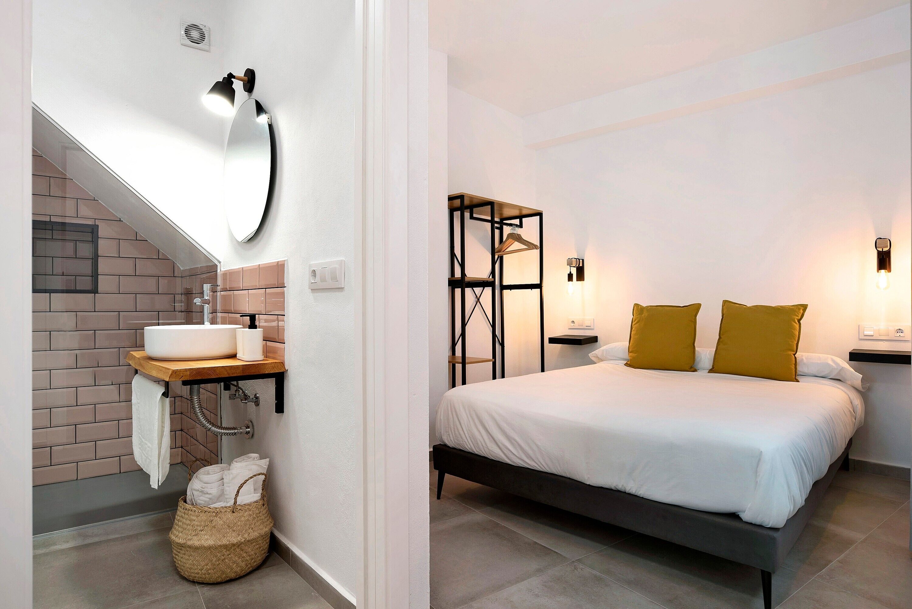 1 bedroom, free WiFi, bed sheets