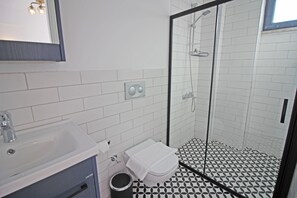 Chambre Deluxe, vue jardin | Salle de bain