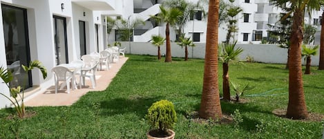 Vista frontal de la propiedad