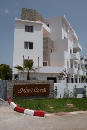Front of property - Hotel Corail de Cabo (M'diq)