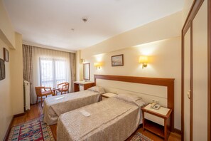 Standard dubbelrum eller tvåbäddsrum | Strykjärn/strykbräda och gratis wi-fi