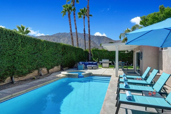 Outdoor pool, a heated pool
