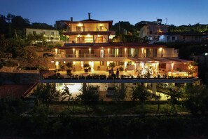 Front of property - evening/night - Royal 1967 (Himarë)