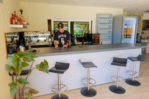 Bar (on property) - Royal 1967 (Himarë)