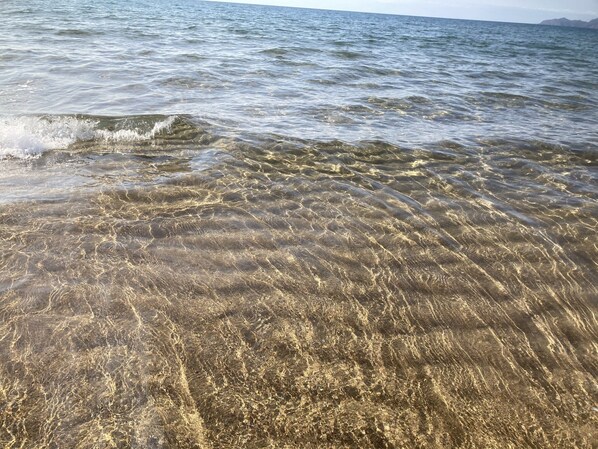 In Strandnähe, Liegestühle, Strandtücher