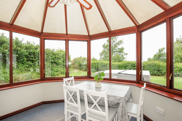 Cottage | Dining