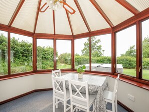 Dining - Spring Lodge (Bude)