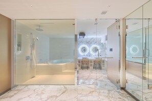 Bañera de hidromasaje privada