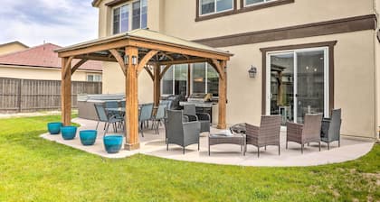 Air Racing Decor, Hot Tub: Sparks Home!