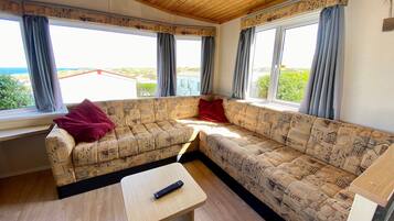 6 Berth Superior Caravan Seaview | Bed sheets