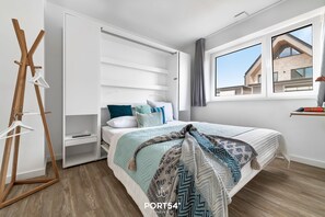 3 Schlafzimmer, Schreibtisch, Bügeleisen/Bügelbrett, Reisekinderbett