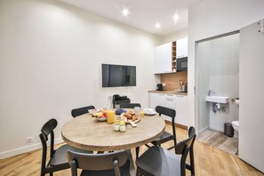 تناول الطعام