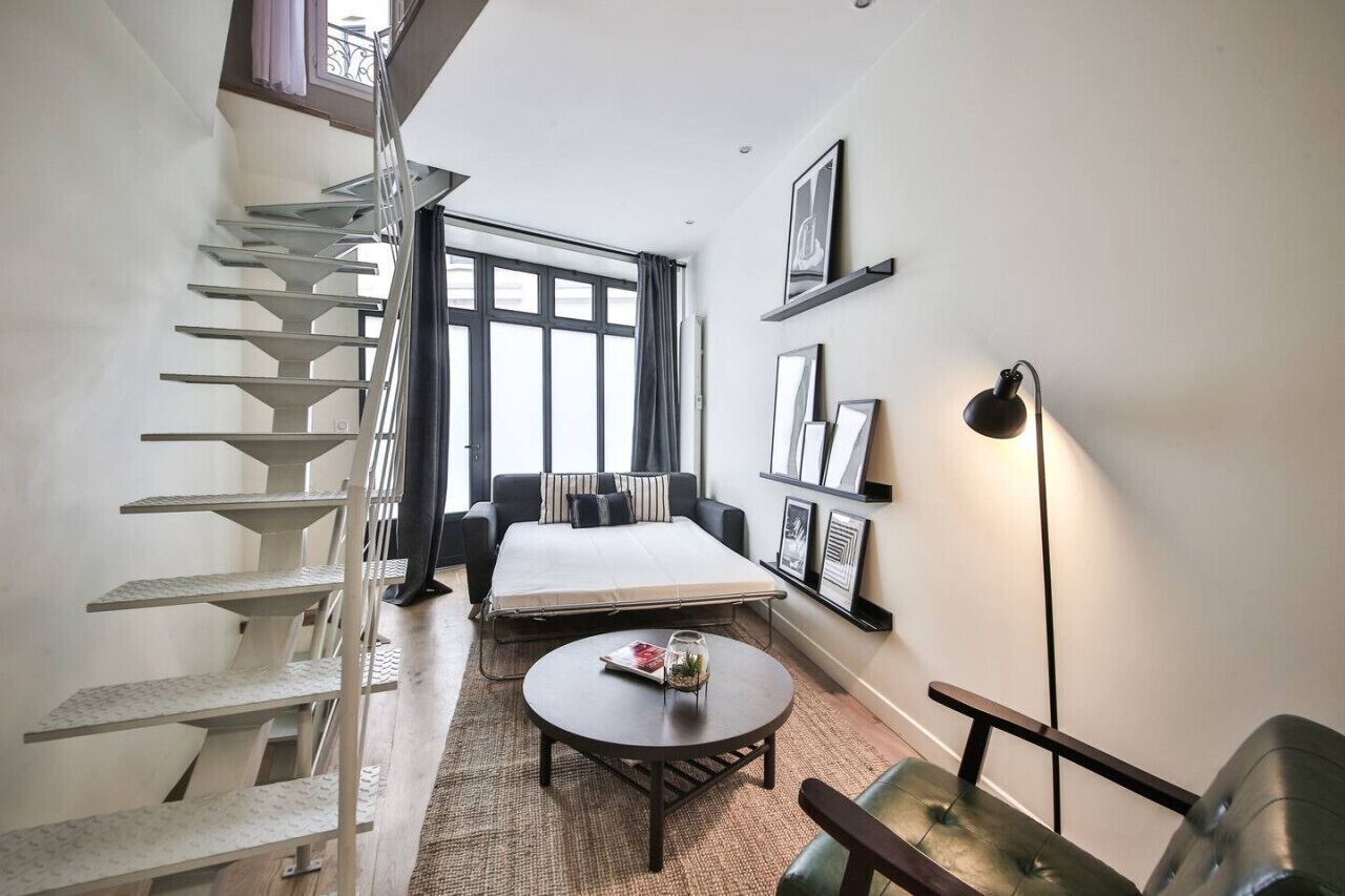 2 chambres, bureau, fer et planche à repasser, lit parapluie