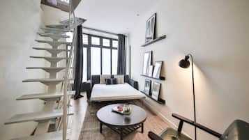 2 Schlafzimmer, Schreibtisch, Bügeleisen/Bügelbrett, Reisekinderbett