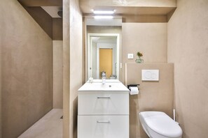 Hårføner og håndklær