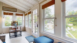 Interior - Beachwood Cottage by Bayley Vacation Rentals (Scarborough)