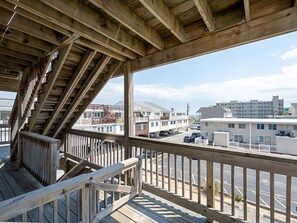 Property grounds - Charming 2 bedroom condo ocean block mid-town! (Ocean City)