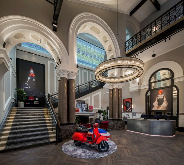 Lobby - Radisson RED Liverpool (Liverpool)