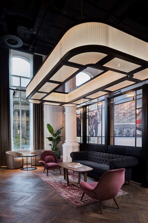 Bar (on property) - Radisson RED Liverpool (Liverpool)