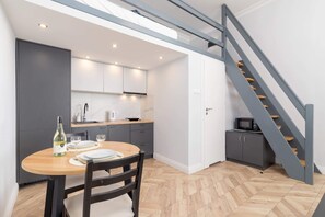 Fridge, microwave, stovetop, electric kettle