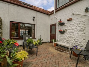 Balcony - Rhodale Cottage (Driffield)