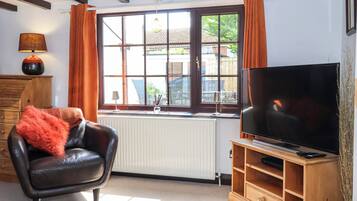 Cottage | Living area