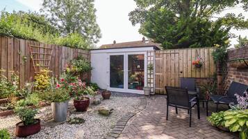 Cottage | Outdoor dining