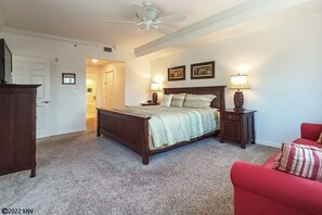 3 bedrooms, Internet, bed sheets - A+RATED 3B/2B ISLAND CONDO - BELLA LAGO 144 - WALK TO BEACH (Fort Myers Beach)
